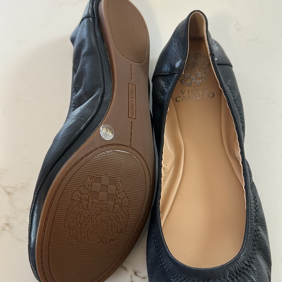 New Women’s Leather Navy Flats Vince Camuto Size 9 - Picture 2 of 6